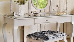 Yatak Odaları İçin Makyaj Masası Tuvalet Aynası Modelleri